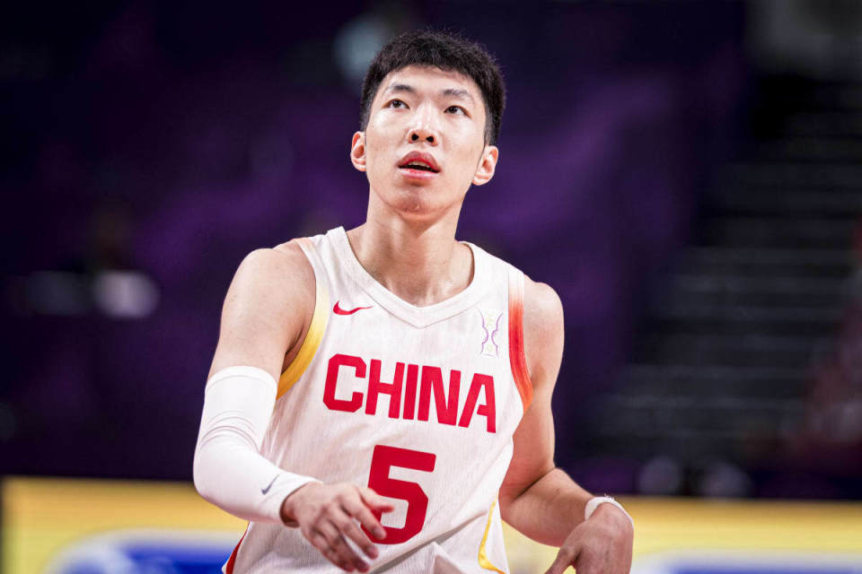 次犯规, 然而到了亚, 拿下了一场