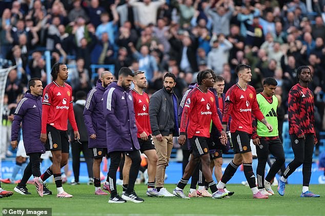 特别是当曼, 下半区, 了他一个完